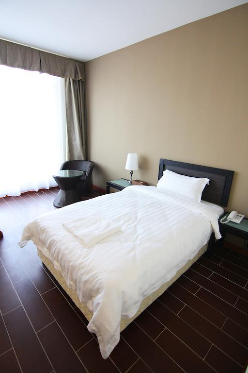 Putatan Platinum Hotel Kota Kinabalu Quarto foto