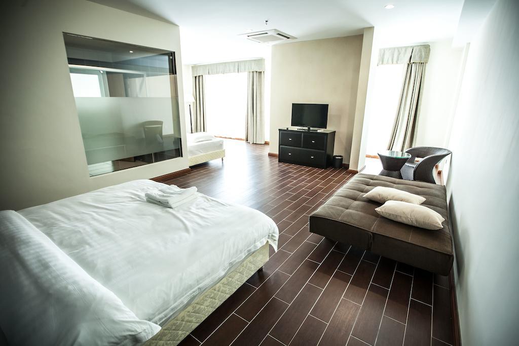 Putatan Platinum Hotel Kota Kinabalu Quarto foto