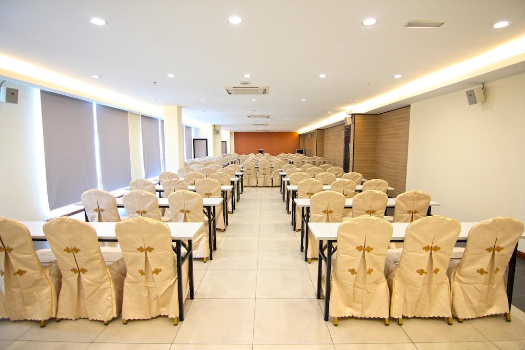 Putatan Platinum Hotel Kota Kinabalu Exterior foto